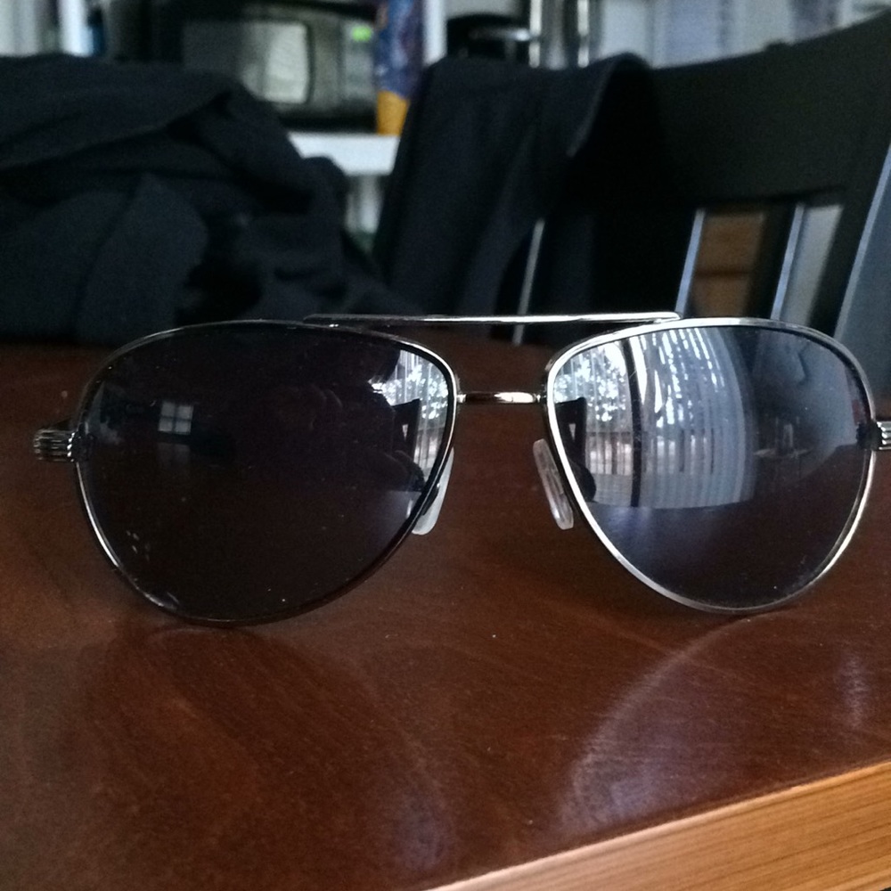 ♻️♻️DONATED ♻️♻️ Men’s sunglasses